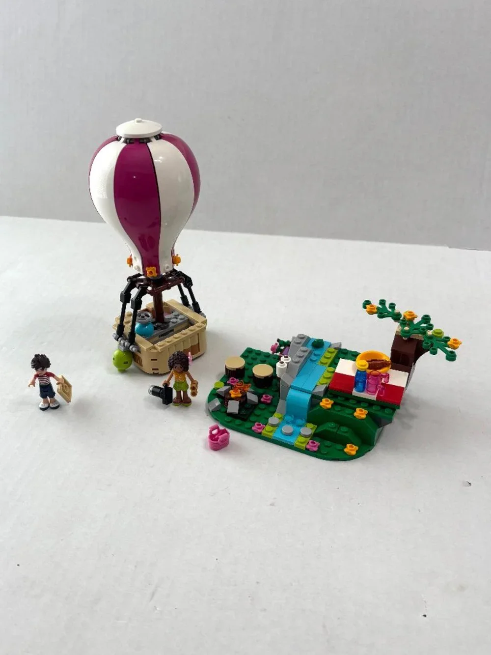 Lego Heartlake Hot Air Balloon #41097 Retired Set - Picture 2 of 4